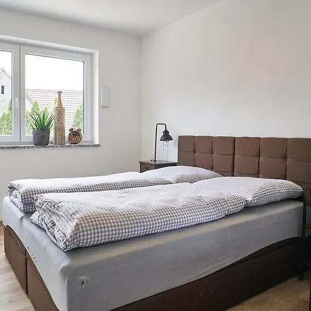 Auf Der Alten Gaertnerei Gmbh Apartment Guenzburg